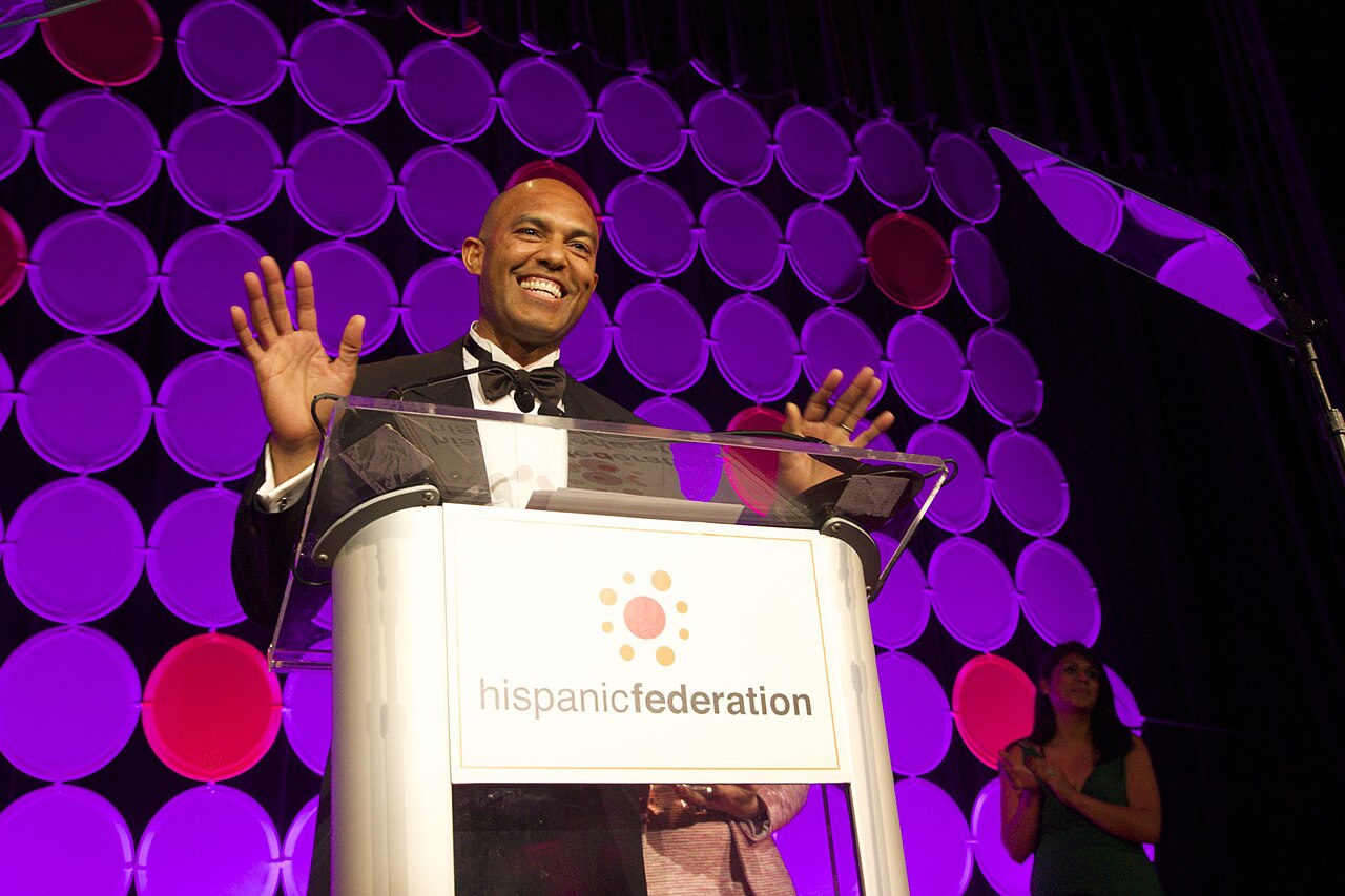 Hispanic Federation representatives meeting with Puerto Rican coffee farmers at a farm in Jayuya (Wikimedia: Mariano Rivera at 2014 Hispanic Federation Annual Gala IMG 9402 (14063021102).jp, CC BY 2.0)