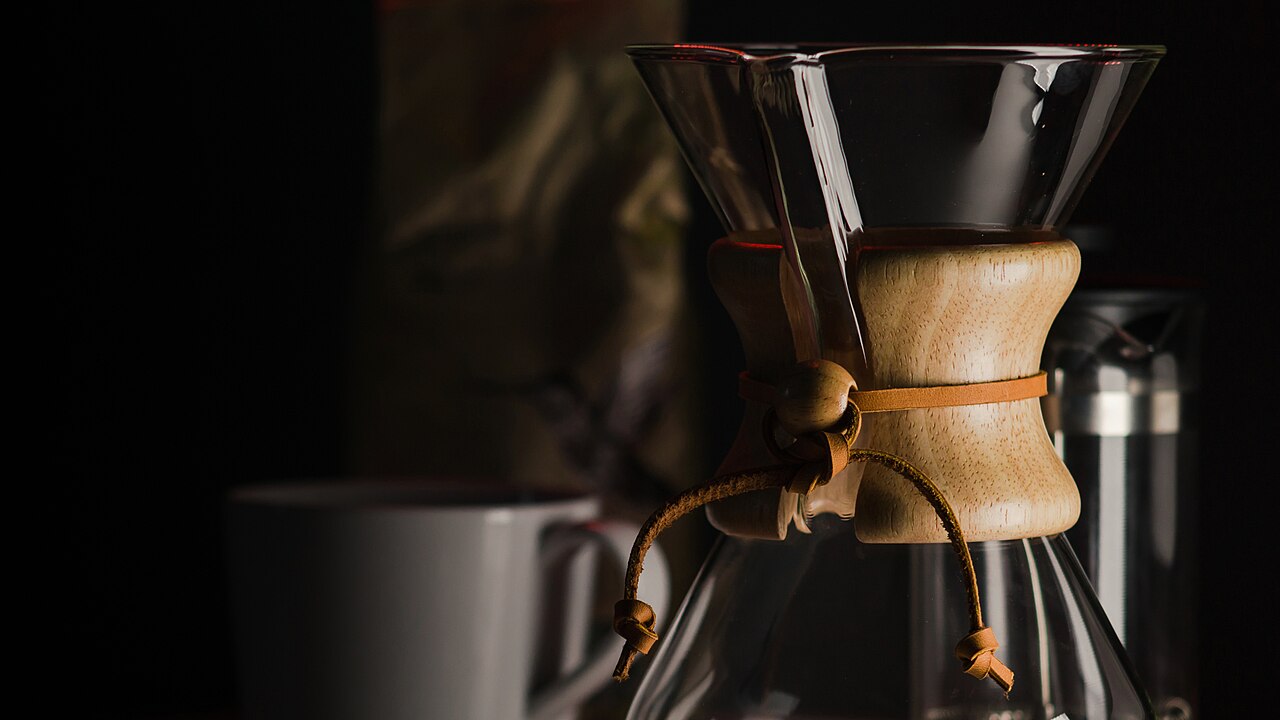 Chemex pour over coffee maker glass hourglass design