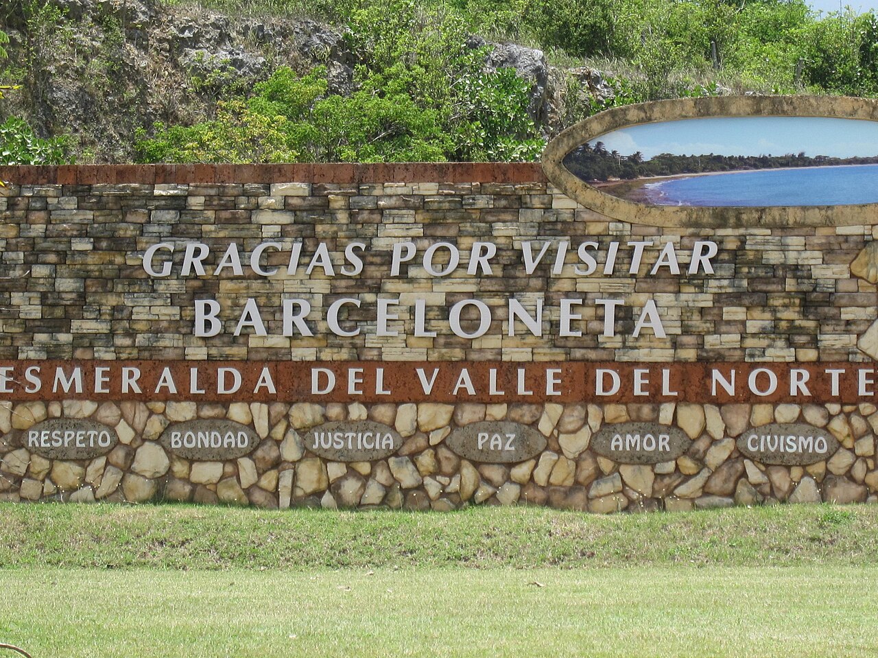puerto rico visiting orocovis mountain green hills tropical