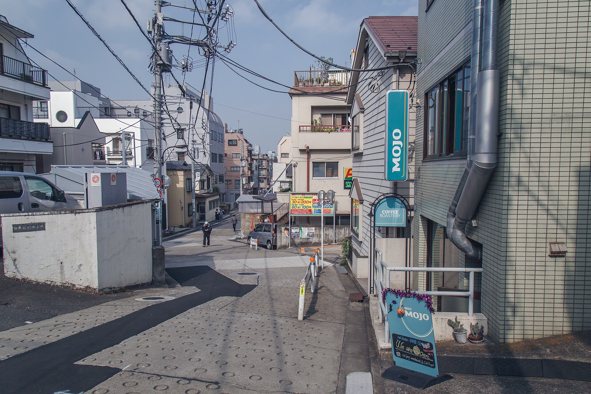 A specialty coffee roastery in Kagurazaka, Tokyo